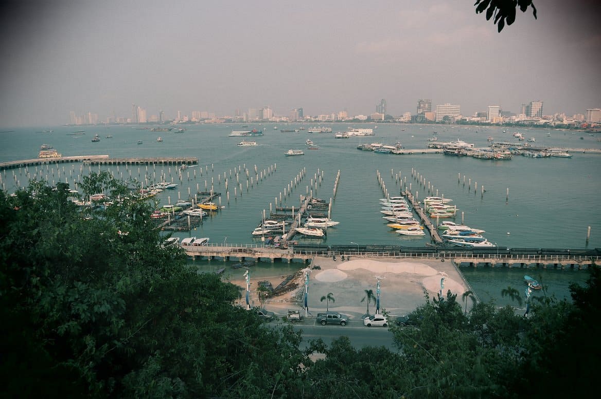 Besuchen Sie den Bal Hai Pier (Pattaya Pier)