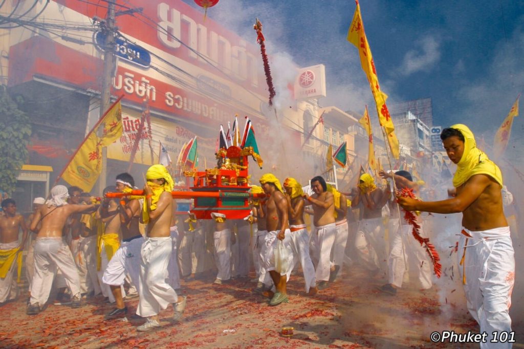 Phuket Vegetarian Festival: Der vollständige Leitfaden für einen Besuch