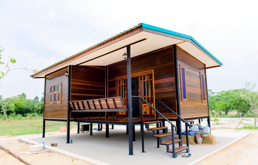 Tiny house in an authentic Thai neighborhood