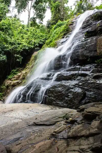 Über den Tad Mork Wasserfall