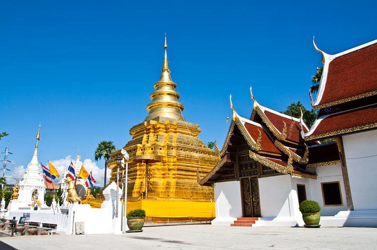 Wat Phra That Doi Chom Thong